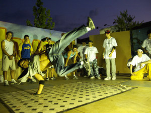Hip hop culture Breakdance , street , ławki, deska , skate  - breakdancebymerimolade7.jpg