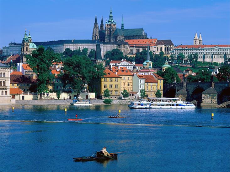 Krajobrazy - Sightseeing by a River, Prague, Czech Republic.jpg