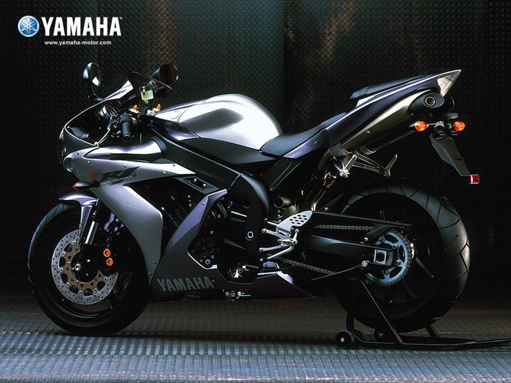 Motocykle - Yamaha_R1_2004.jpg