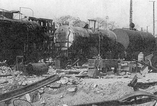 Wrocław 1945 - Zakłady Linke_PaFaWag_01_zniszczona bocznica kolejowa.jpg