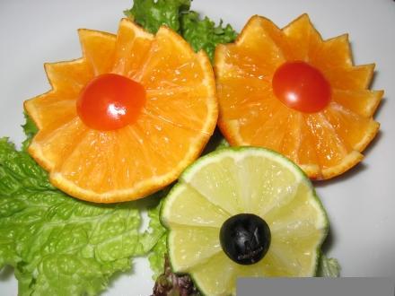 Dekorowanie potraw - dekoracja-z-owocow-limonka-i-mandarynka.jpg