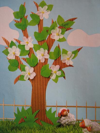 Dekoracje - kwitnące drzewo.JPG