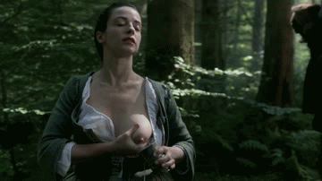GIFY - Laura Donnelly nude in Outlander 12.gif