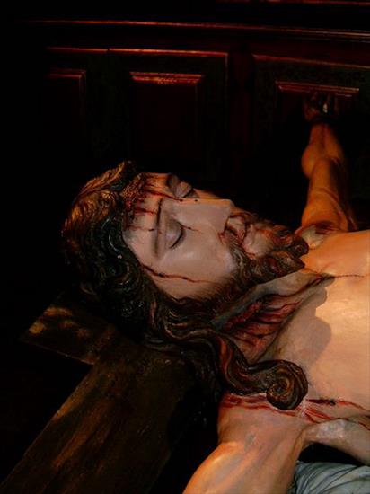 religijne - 450px-Crucifixo_do_Convento_de_Nossa_Senhora_da_Caridade_1.jpg