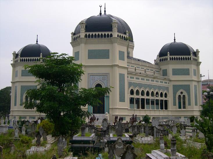 Cuda architektury - Great Mosque in Medan - Indonesia.jpg