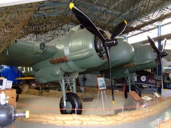 samoloty - IIwś - Bristol Beaufighter Mk.XXI.jpg