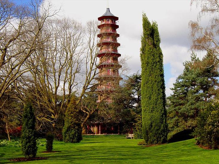 Kew Gardens - Kew Gardens, W. Chambers, 1762, pagoda.jpg