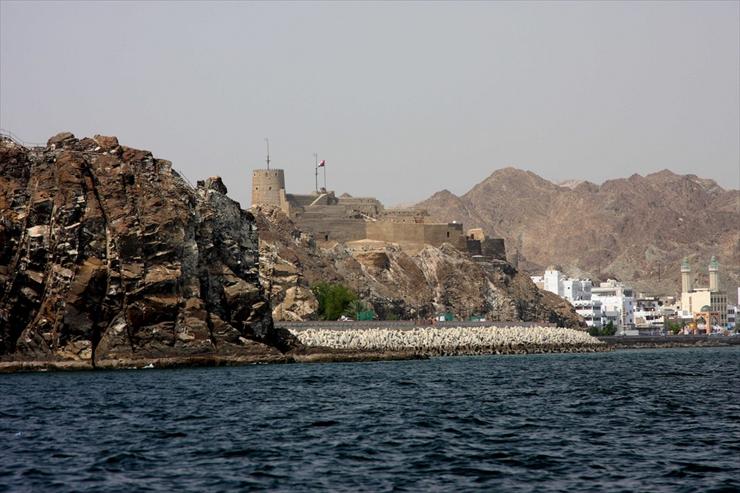 architektura 1 - Muscat Coast Fortress in Oman.jpg