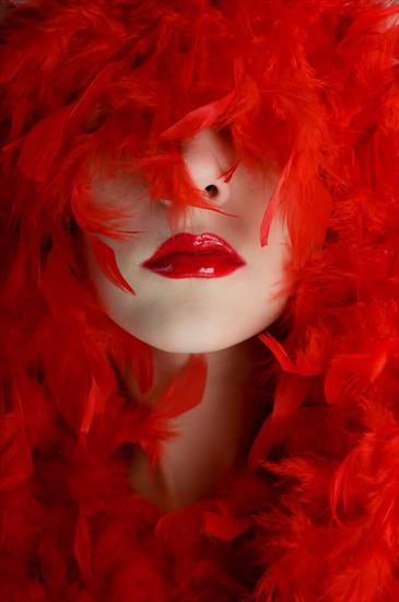 Kobieta w czerwieni - Red_On_by_armene.jpg