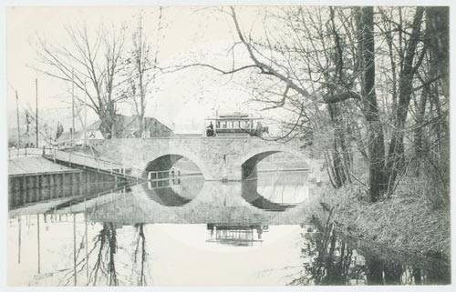 Bydgoszcz na starej fotografii - Stary kanal w rejonie obecnego Ronda Grunwaldzkiego.jpg