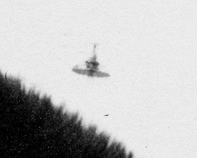 UFO - 1945-June-Burbank-California-USA-big-UFO.jpg