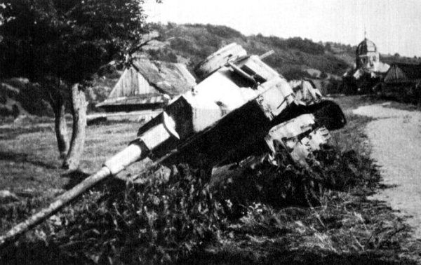 Bitwa o przełęcz dukielską 1944 - czolg.jpg