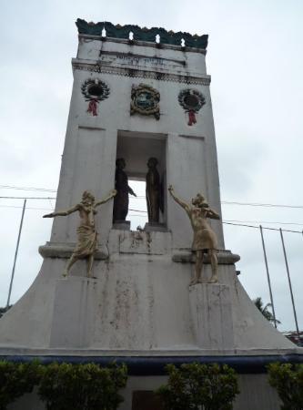 Liberia - monrovia_monument.jpg