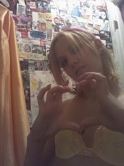 Emos super sexy blonde - Amateur 27.jpg