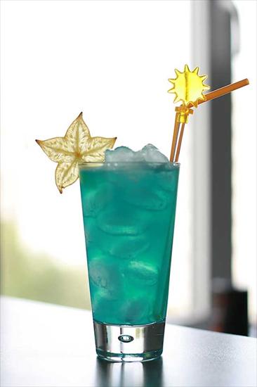 Drinki - The Blue Lagoon Cocktail.jpg